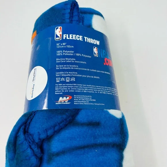 NBA**NEW YORK KNICKS Fleece Throw**50” x 60” NEW!! - Picture 2 of 4